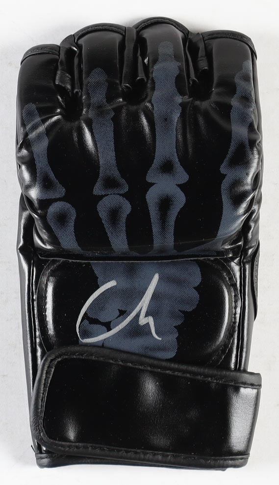 Marlon "Chito" Vera Signed UFC Glove (Beckett) at PristineAuction.com Marlon "Chito" Vera Signed UFC Glove (Beckett) at PristineAuction.com