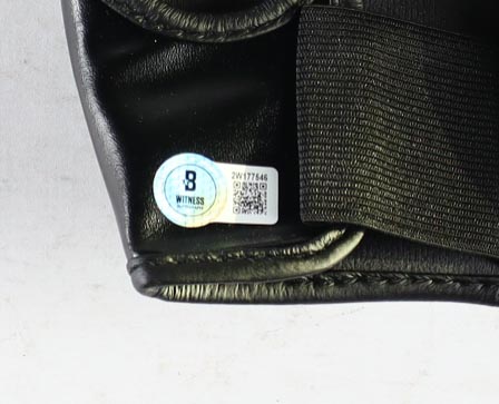 Marlon "Chito" Vera Signed UFC Glove (Beckett) at PristineAuction.com Marlon "Chito" Vera Signed UFC Glove (Beckett) at PristineAuction.com