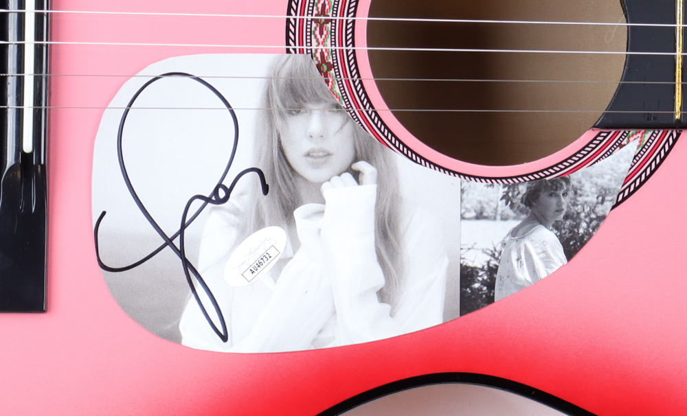 Taylor Swift Signed 38" Acoustic Guitar (JSA) at PristineAuction.com Taylor Swift Signed 38" Acoustic Guitar (JSA) at PristineAuction.com