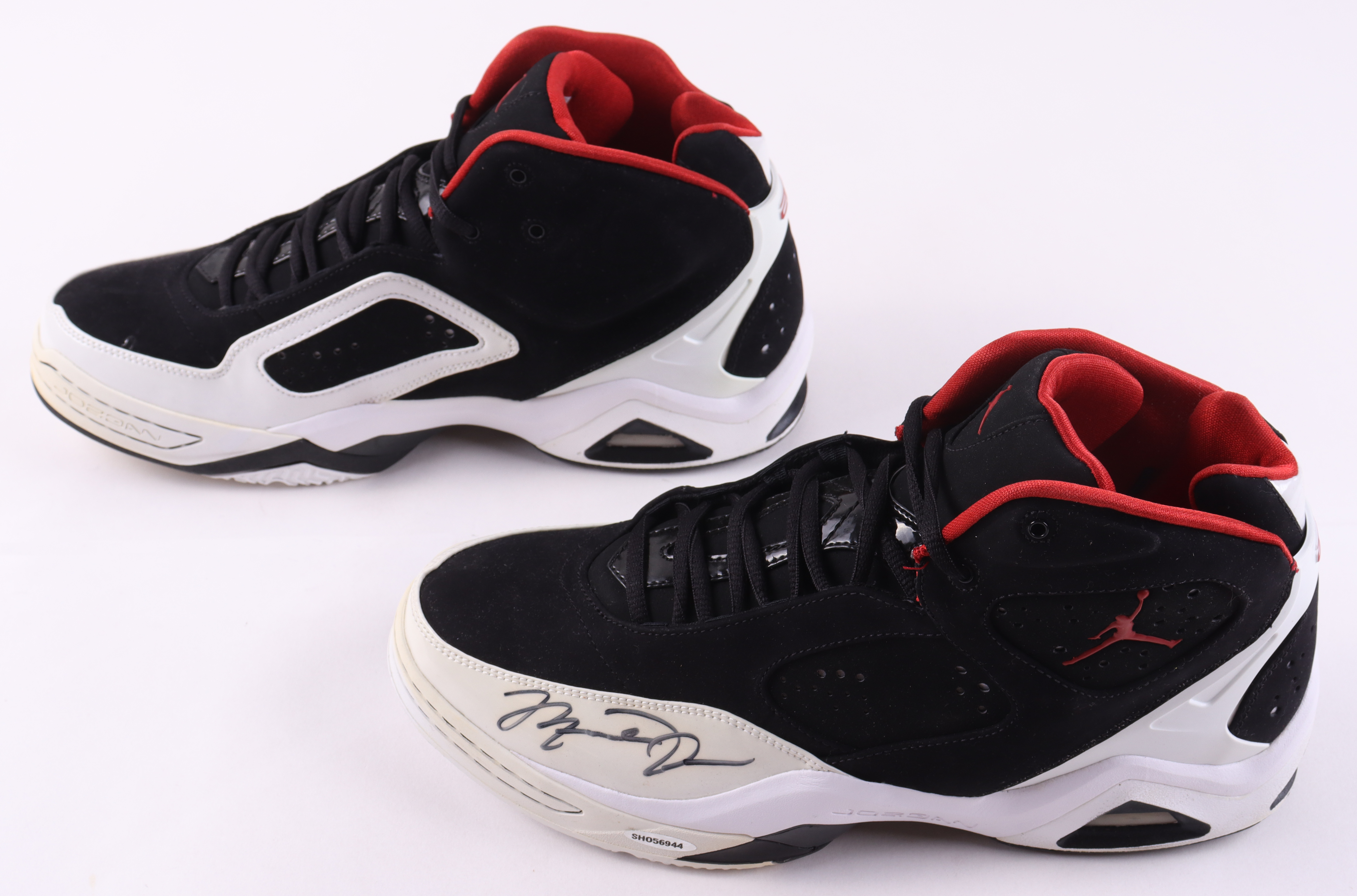Michael Jordan Signed Pair of Air Jordan Basketball Shoes (UDA COA) at PristineAuction.com Michael Jordan Signed Pair of Air Jordan Basketball Shoes (UDA COA) at PristineAuction.com