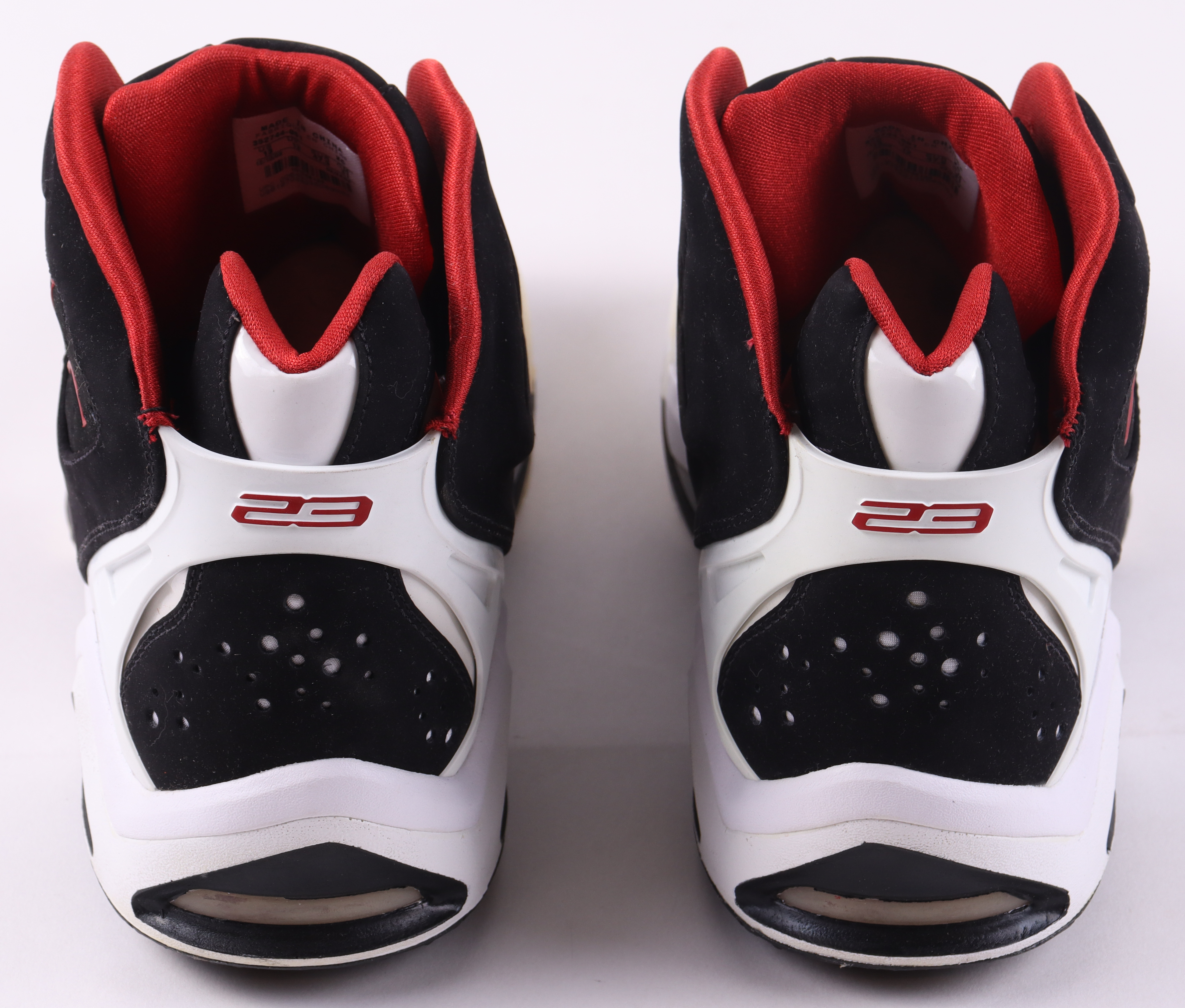 Michael Jordan Signed Pair of Air Jordan Basketball Shoes (UDA COA) at PristineAuction.com Michael Jordan Signed Pair of Air Jordan Basketball Shoes (UDA COA) at PristineAuction.com