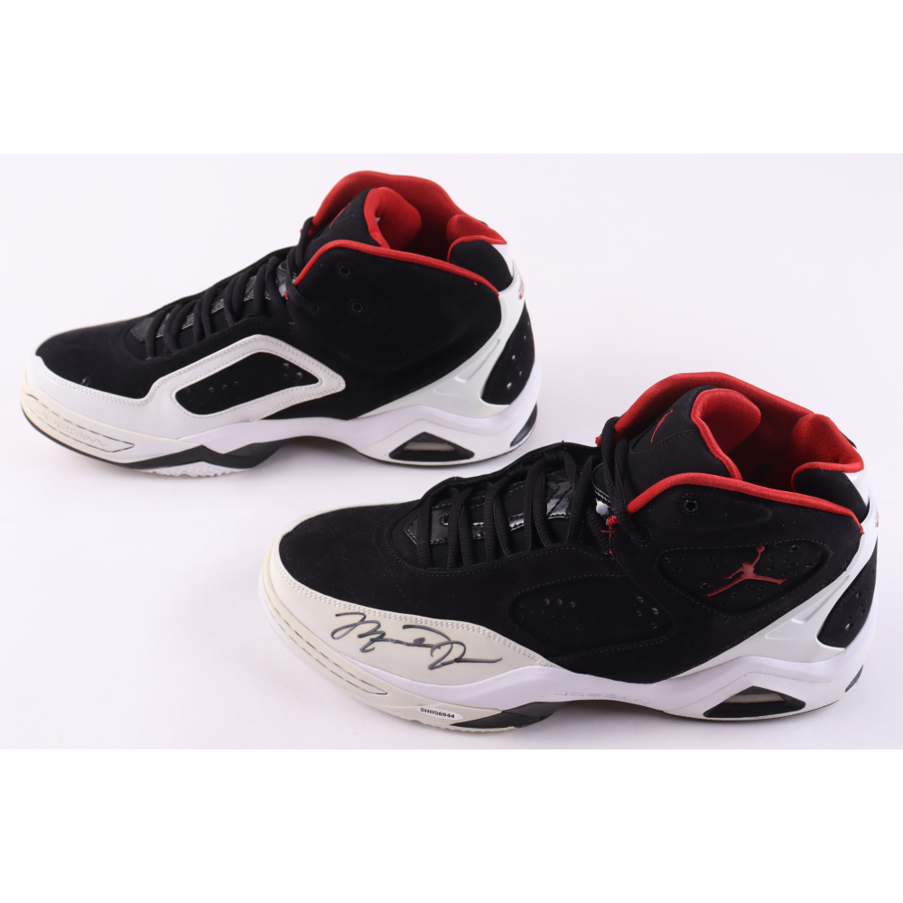 Michael Jordan Signed Pair of Air Jordan Basketball Shoes UDA COA Pristine Auction