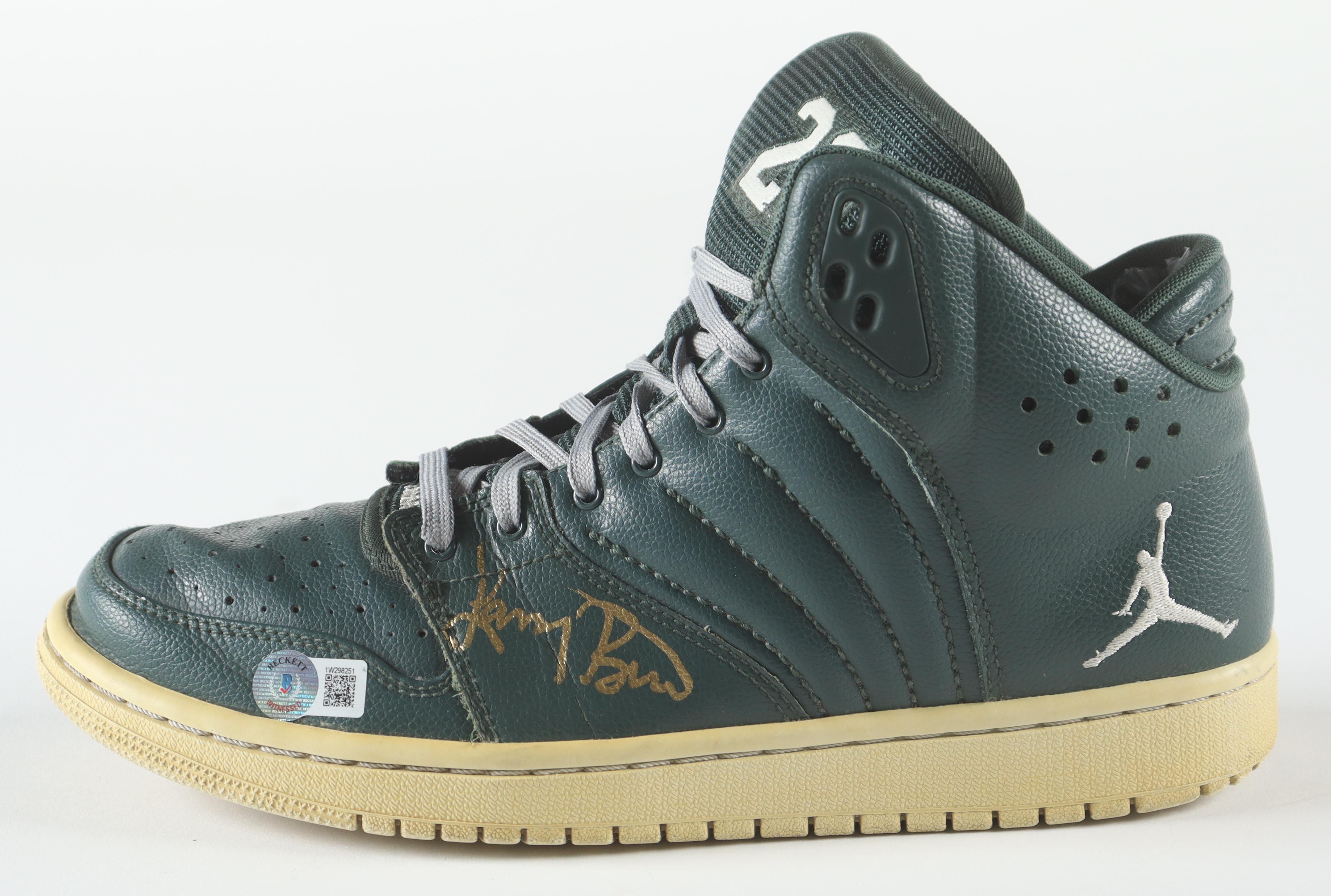 Larry Bird Signed Vintage Nike Air Jordan Celtics Basketball Shoe In Display Case (Beckett) at PristineAuction.com Larry Bird Signed Vintage Nike Air Jordan Celtics Basketball Shoe In Display Case (Beckett) at PristineAuction.com