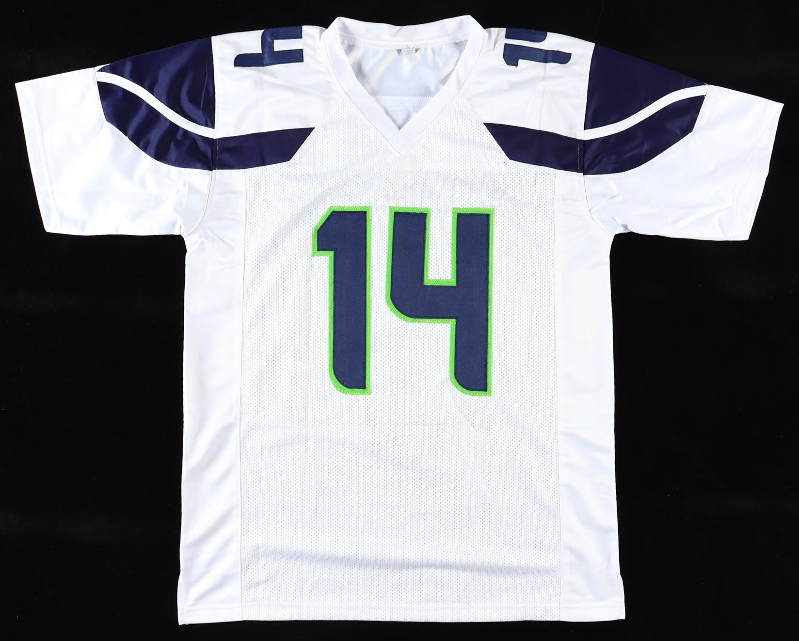 DK Metcalf Signed Jersey (JSA) at PristineAuction.com DK Metcalf Signed Jersey (JSA) at PristineAuction.com