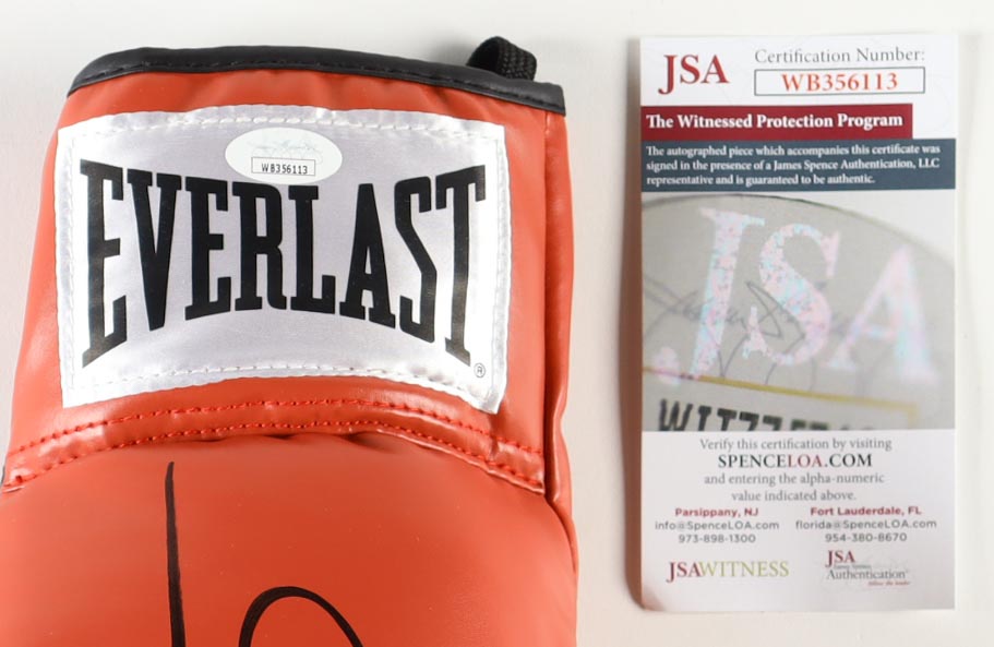Sugar Ray Leonard Signed Everlast Boxing Glove (JSA) at PristineAuction.com Sugar Ray Leonard Signed Everlast Boxing Glove (JSA) at PristineAuction.com