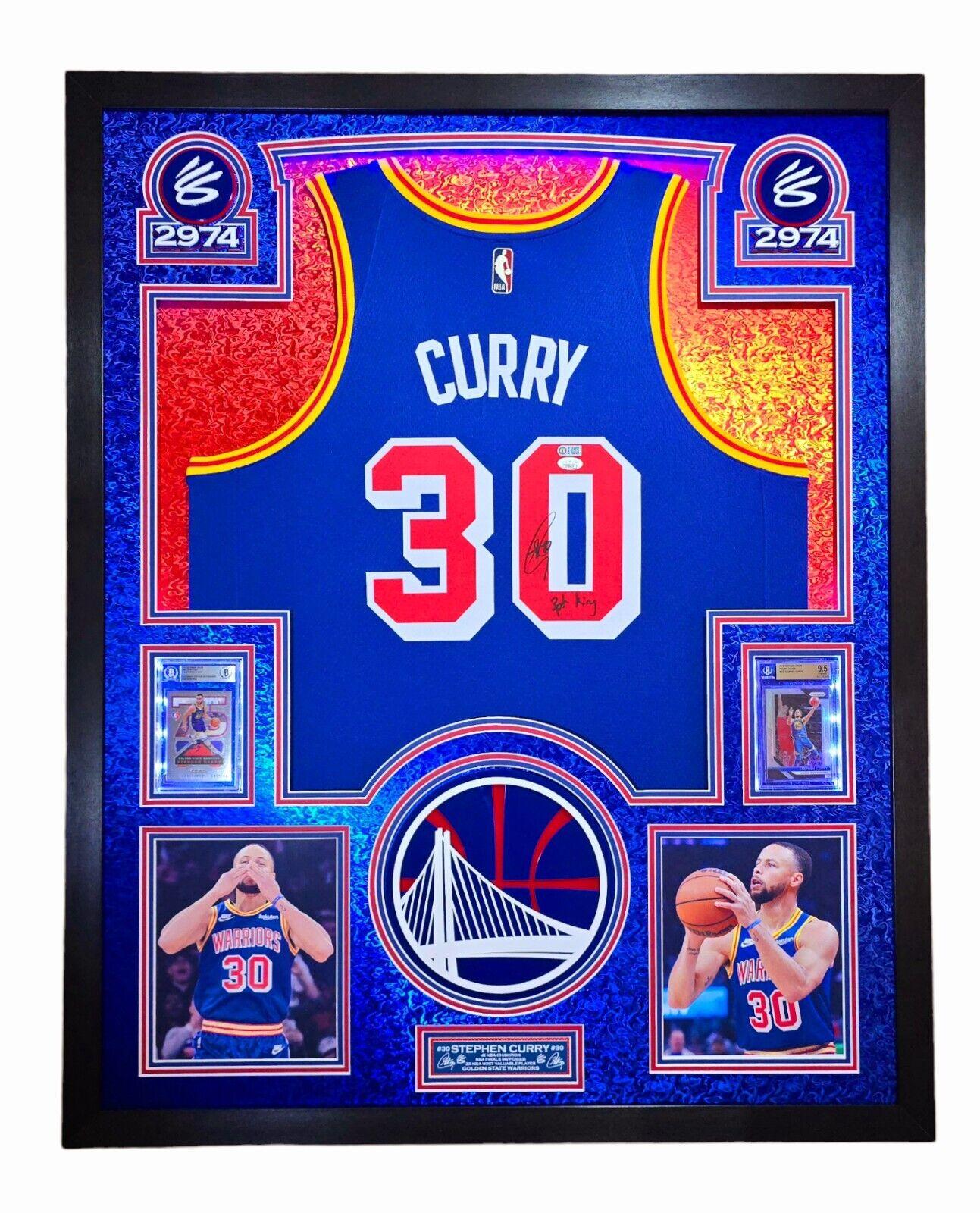 Stephen Curry Signed Warriors Custom Framed Nike Jersey LED Display Inscribed "3PT King" with 2018 Panini Prizm Silver #222 (BGS 9.5) & Signed Sticker on 2021-22 Panini Prizm NBA 75th Logo #14 (BGS) (JSA) at PristineAuction.com Stephen Curry Signed Warriors Custom Framed Nike Jersey LED Display Inscribed "3PT King" with 2018 Panini Prizm Silver #222 (BGS 9.5) & Signed Sticker on 2021-22 Panini Prizm NBA 75th Logo #14 (BGS) (JSA) at PristineAuction.com