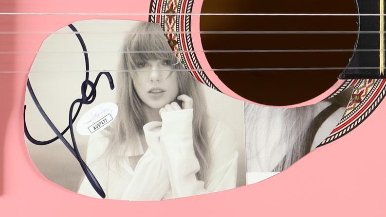 Taylor Swift Signed 38" Acoustic Guitar (JSA) at PristineAuction.com Taylor Swift Signed 38" Acoustic Guitar (JSA) at PristineAuction.com