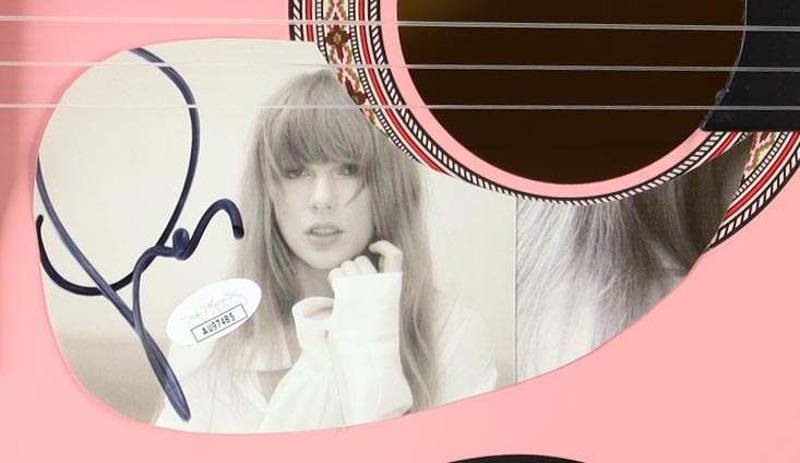 Taylor Swift Signed 38" Acoustic Guitar (JSA) at PristineAuction.com Taylor Swift Signed 38" Acoustic Guitar (JSA) at PristineAuction.com