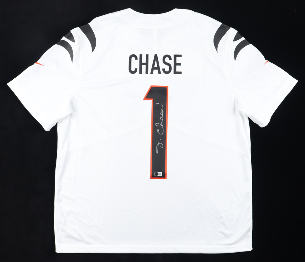 Ja'Marr Chase Signed Bengals Jersey (Beckett) at PristineAuction.com Ja'Marr Chase Signed Bengals Jersey (Beckett) at PristineAuction.com