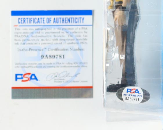 Rainn Wilson Signed "The Office" Dwight Schrute Action Figure (PSA) at PristineAuction.com Rainn Wilson Signed "The Office" Dwight Schrute Action Figure (PSA) at PristineAuction.com