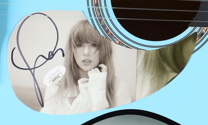 Taylor Swift Signed 38" Acoustic Guitar (JSA) at PristineAuction.com Taylor Swift Signed 38" Acoustic Guitar (JSA) at PristineAuction.com