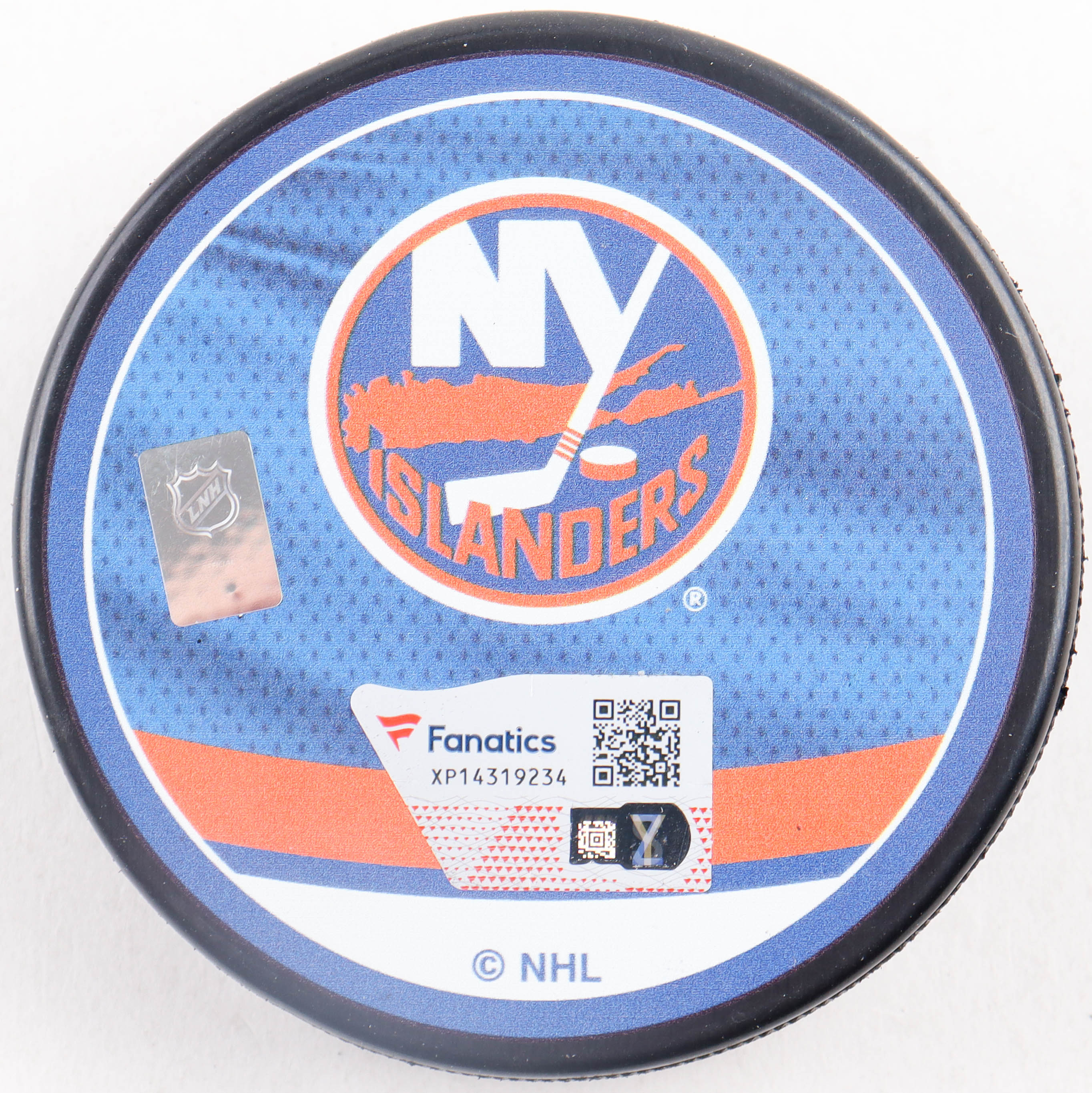 Mathew Barzal Signed Islanders Logo Hockey Puck (Fanatics) at PristineAuction.com Mathew Barzal Signed Islanders Logo Hockey Puck (Fanatics) at PristineAuction.com
