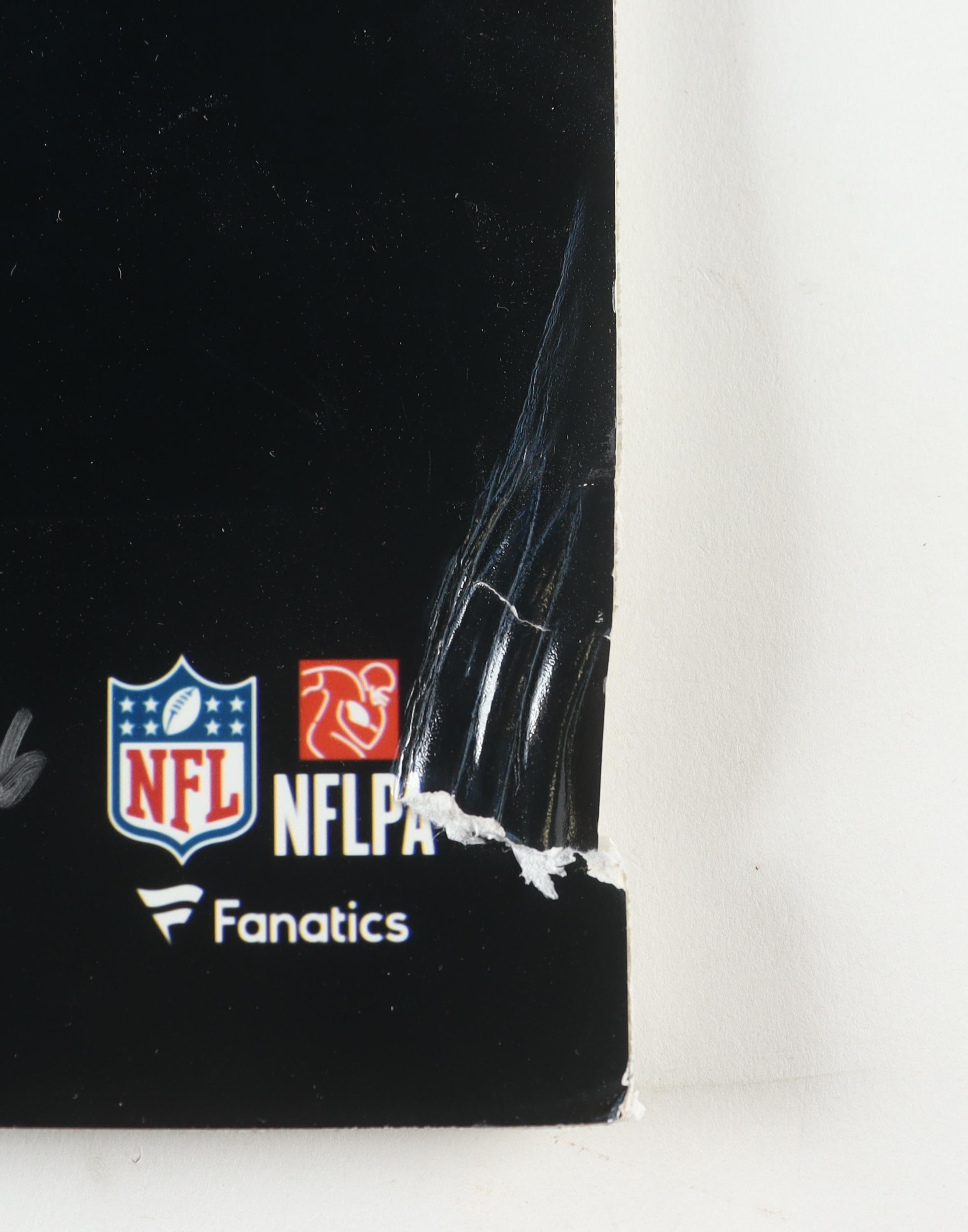 Jahmyr Gibbs Signed LE Lions 20x24 Photo on Foam Board Inscribed "Defend The Den" (Fanatics) at PristineAuction.com Jahmyr Gibbs Signed LE Lions 20x24 Photo on Foam Board Inscribed "Defend The Den" (Fanatics) at PristineAuction.com
