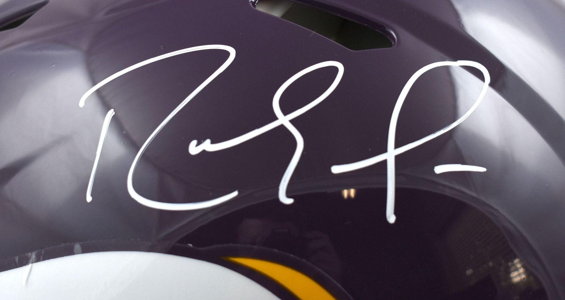 Randy Moss Signed Vikings Full-Size Authentic On-Field Speed Helmet (Beckett) at PristineAuction.com Randy Moss Signed Vikings Full-Size Authentic On-Field Speed Helmet (Beckett) at PristineAuction.com