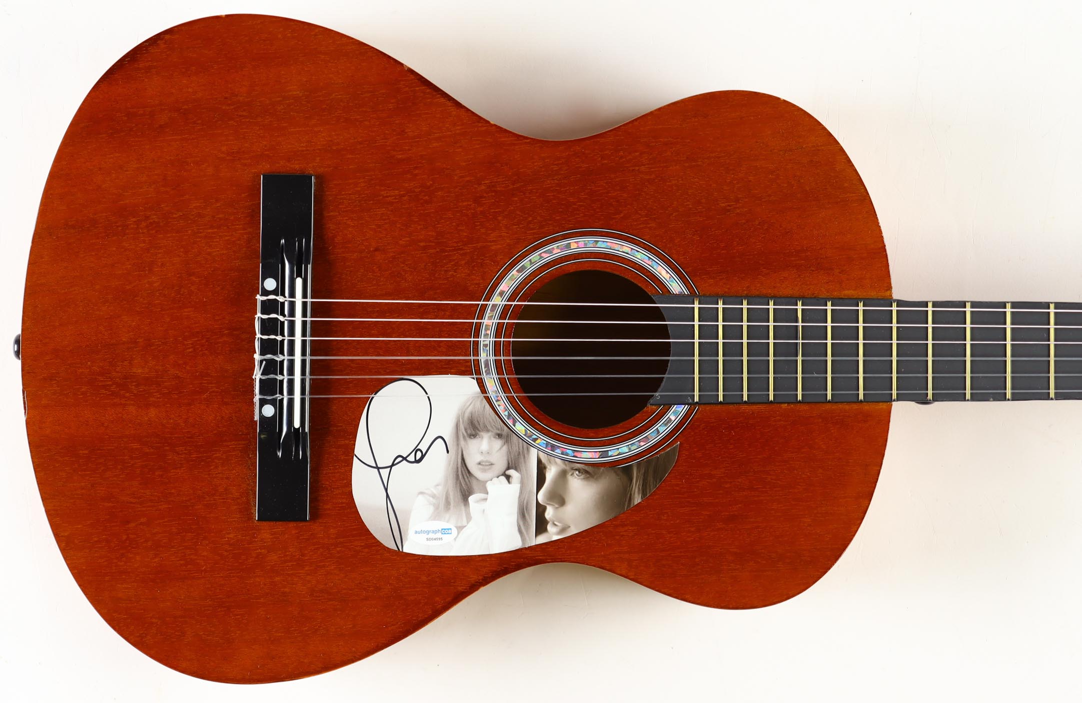 Taylor Swift Signed 38" Acoustic Guitar (AutographCOA) at PristineAuction.com Taylor Swift Signed 38" Acoustic Guitar (AutographCOA) at PristineAuction.com