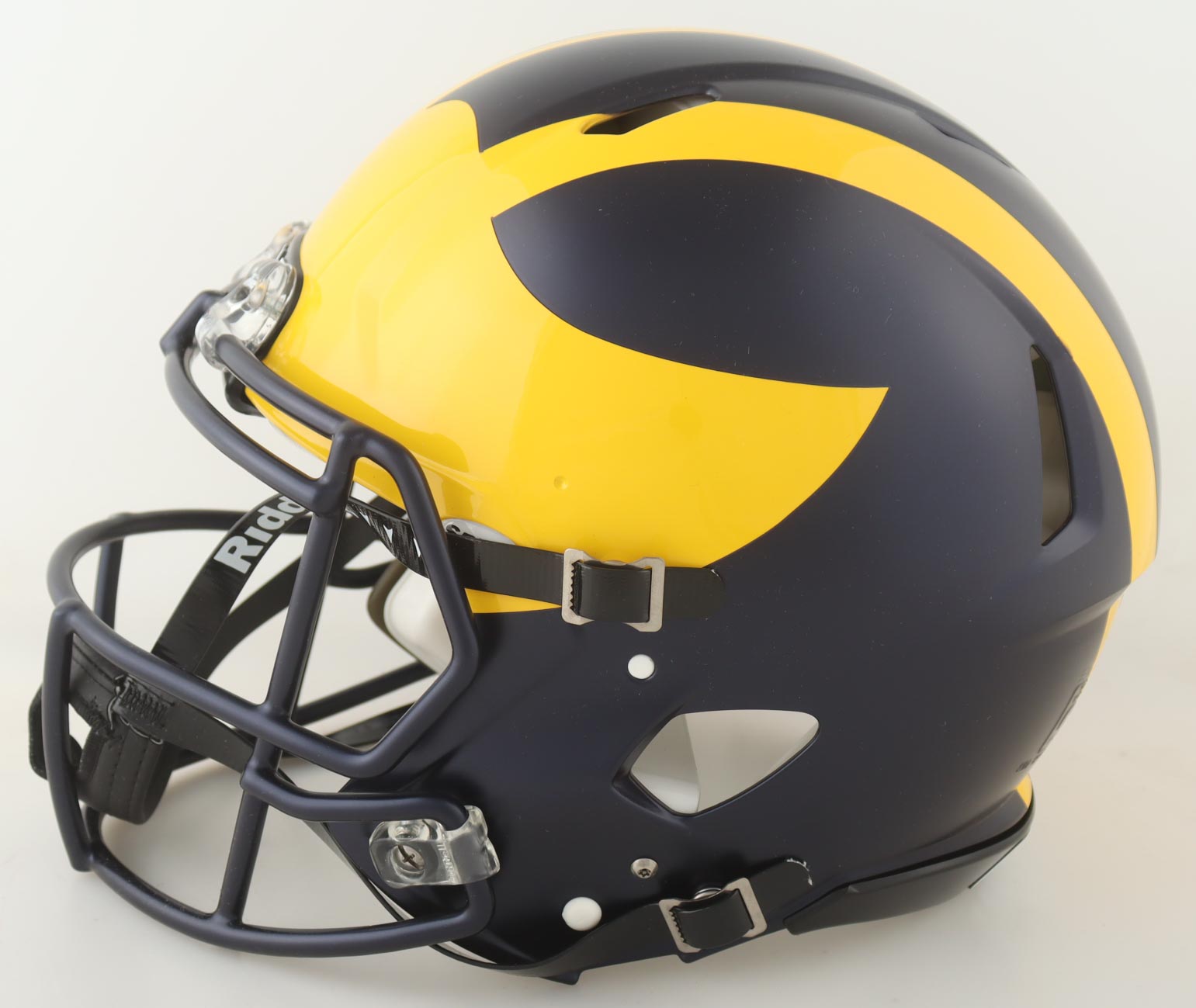 J. J. McCarthy Signed Michigan Wolverines Full-Size On-Field Authentic Speed Helmet (Beckett) at PristineAuction.com J. J. McCarthy Signed Michigan Wolverines Full-Size On-Field Authentic Speed Helmet (Beckett) at PristineAuction.com