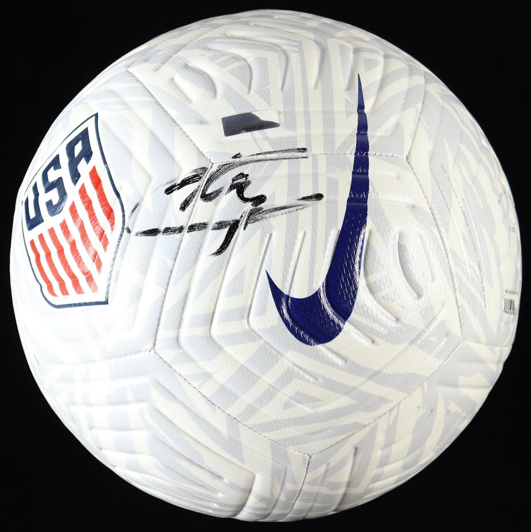Christian Pulisic Signed Team USA Logo Nike Soccer Ball with Display Case (Panini) at PristineAuction.com Christian Pulisic Signed Team USA Logo Nike Soccer Ball with Display Case (Panini) at PristineAuction.com