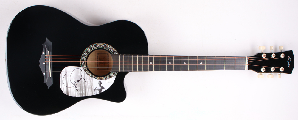 Taylor Swift Signed 38" Acoustic Guitar (JSA) at PristineAuction.com Taylor Swift Signed 38" Acoustic Guitar (JSA) at PristineAuction.com