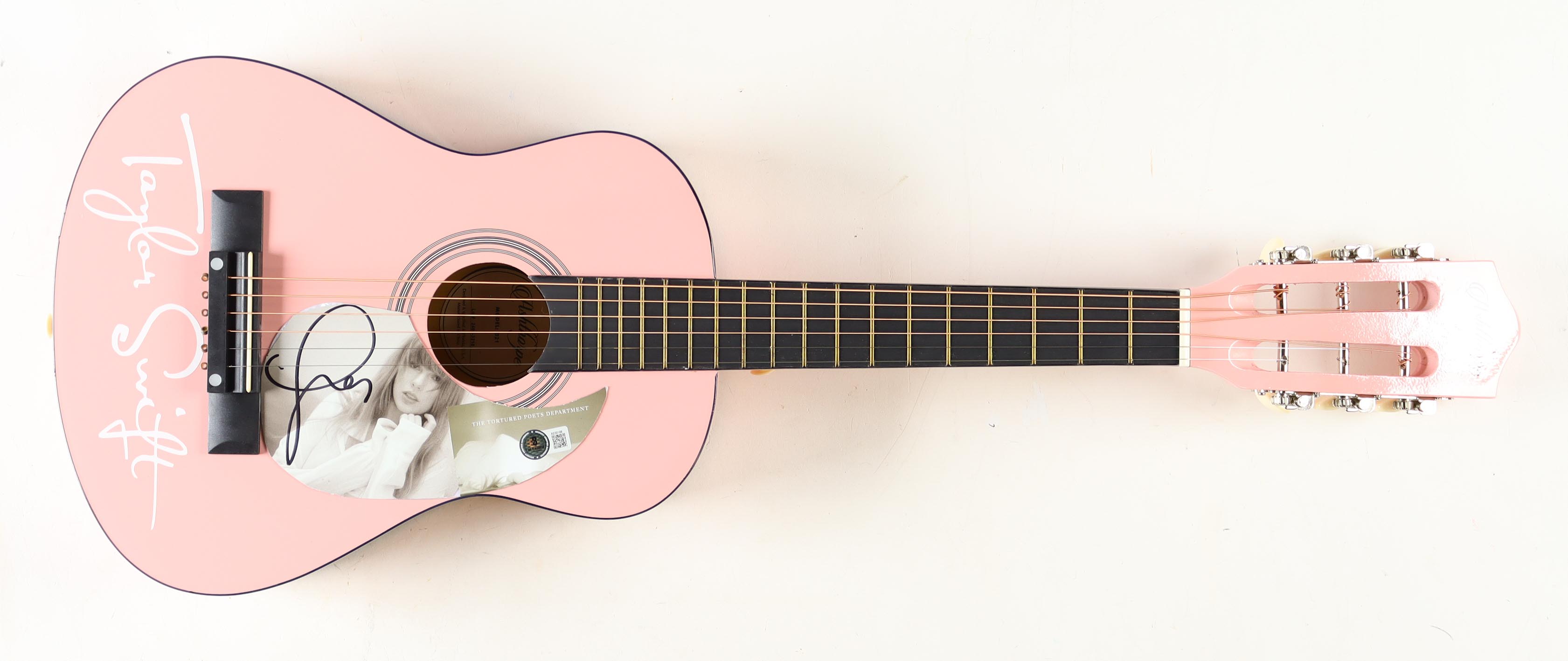 Taylor Swift Signed 30" Acoustic Guitar (Beckett) at PristineAuction.com Taylor Swift Signed 30" Acoustic Guitar (Beckett) at PristineAuction.com