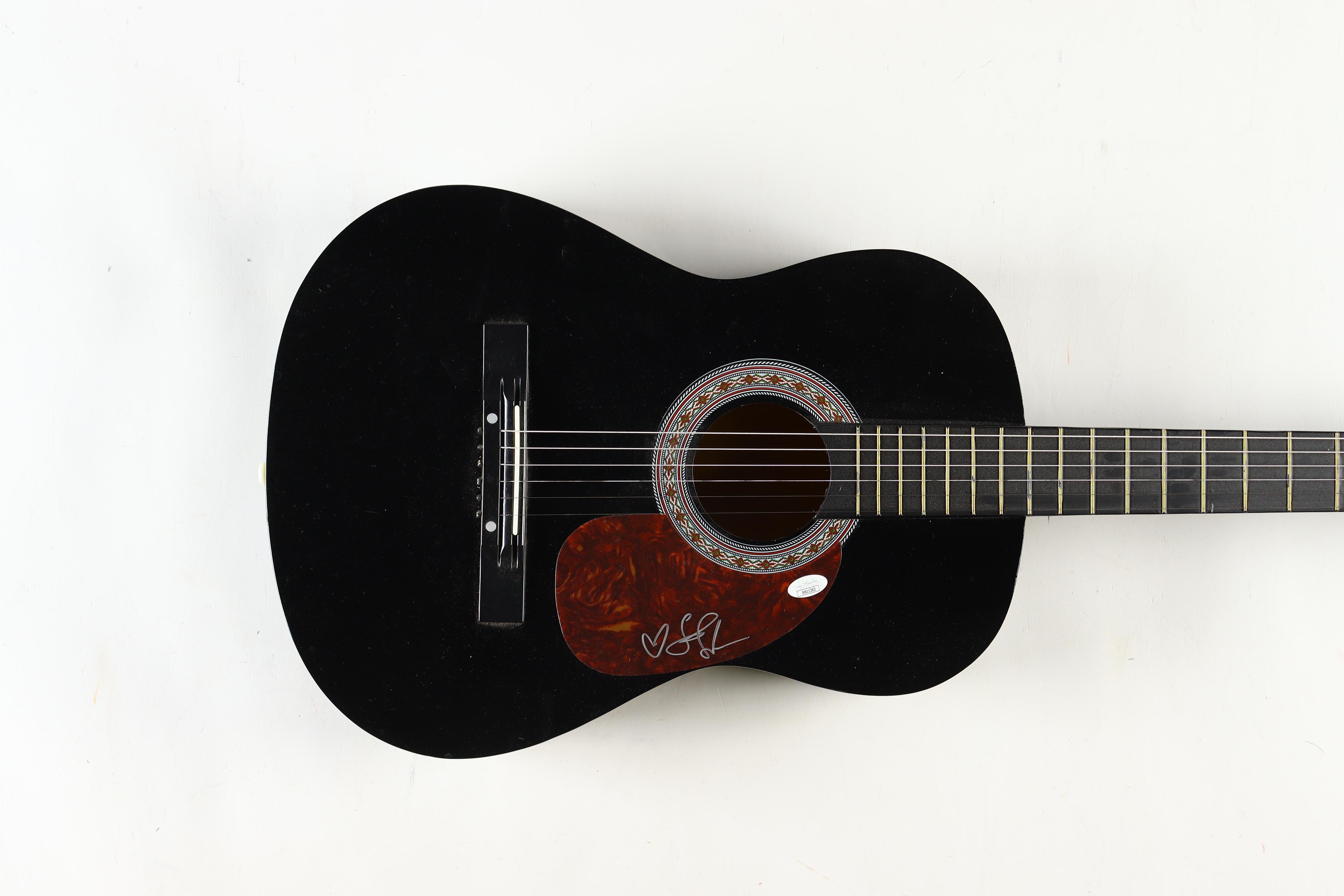 Lisa Loeb Signed 38" Acoustic Guitar (JSA) at PristineAuction.com Lisa Loeb Signed 38" Acoustic Guitar (JSA) at PristineAuction.com