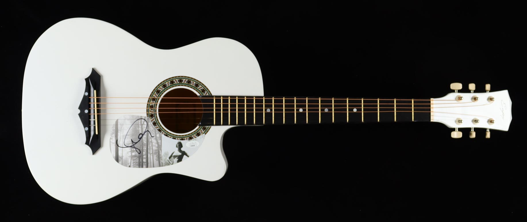 Taylor Swift Signed 38" Acoustic Guitar (JSA) at PristineAuction.com Taylor Swift Signed 38" Acoustic Guitar (JSA) at PristineAuction.com