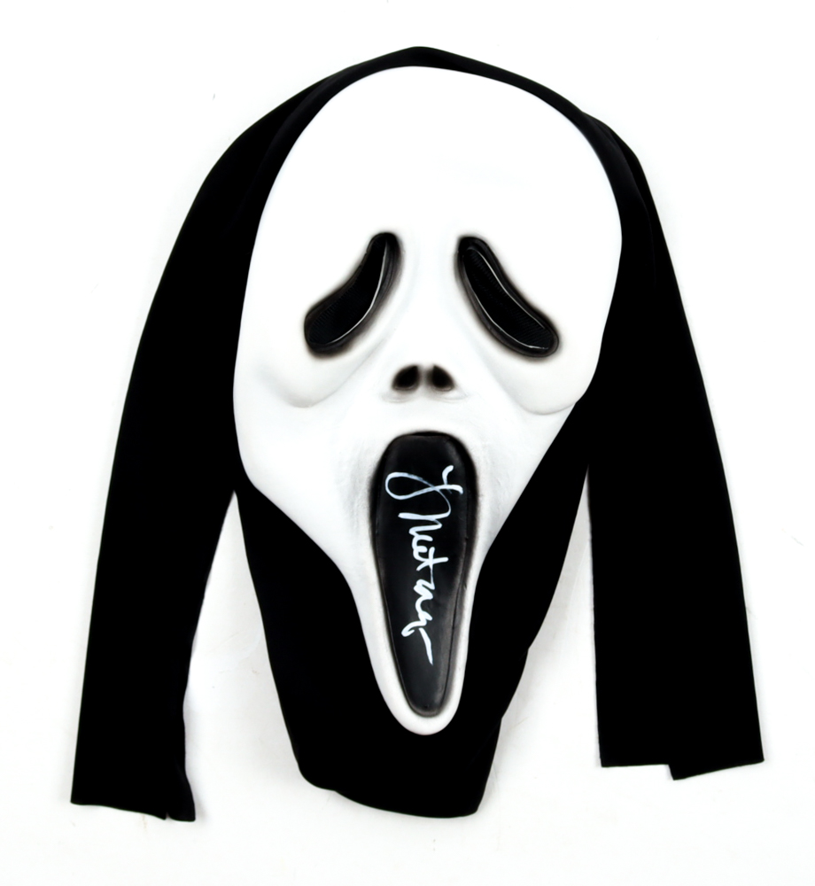 Laurie Metcalf Signed "Scream" Ghostface Mask (Beckett) at PristineAuction.com Laurie Metcalf Signed "Scream" Ghostface Mask (Beckett) at PristineAuction.com