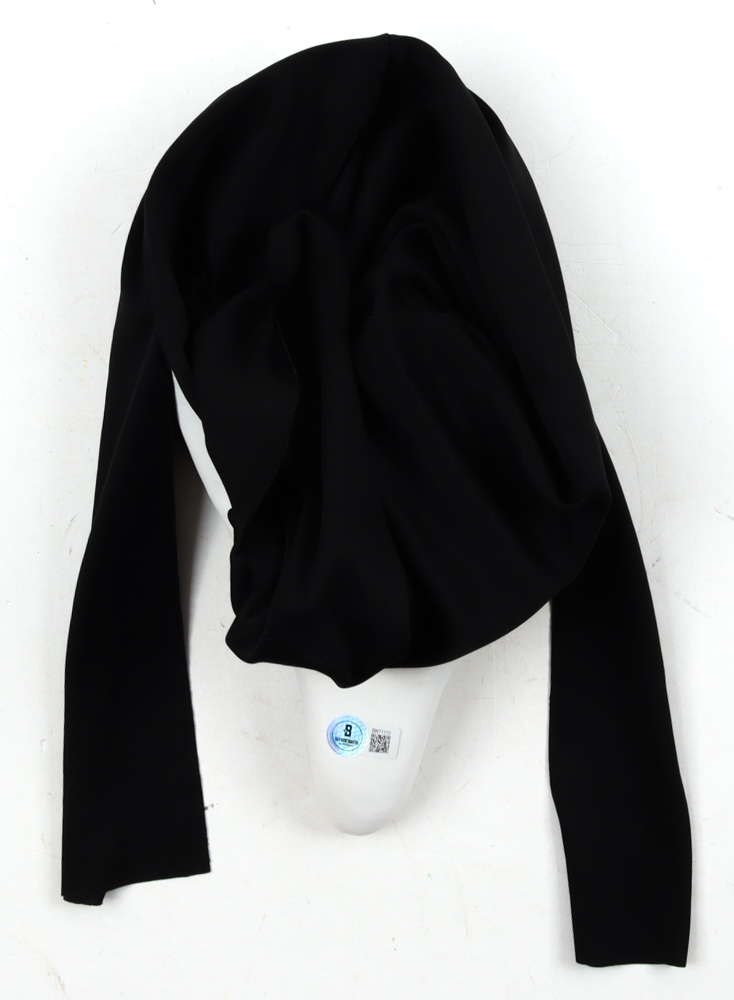 Laurie Metcalf Signed "Scream" Ghostface Mask (Beckett) at PristineAuction.com Laurie Metcalf Signed "Scream" Ghostface Mask (Beckett) at PristineAuction.com