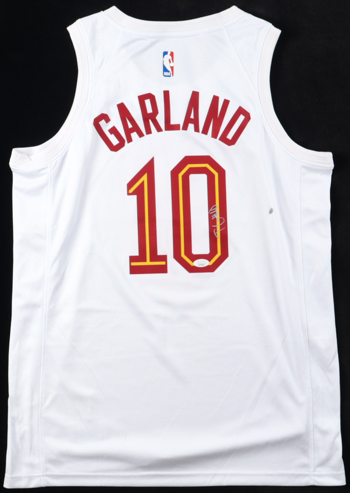 Darius Garland Signed Jersey (JSA) at PristineAuction.com Darius Garland Signed Jersey (JSA) at PristineAuction.com