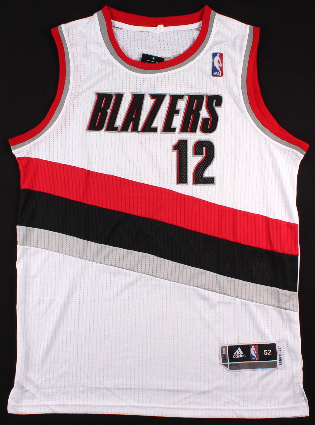 LaMarcus Aldridge Signed Blazers Jersey (JSA COA) at PristineAuction.com LaMarcus Aldridge Signed Blazers Jersey (JSA COA) at PristineAuction.com