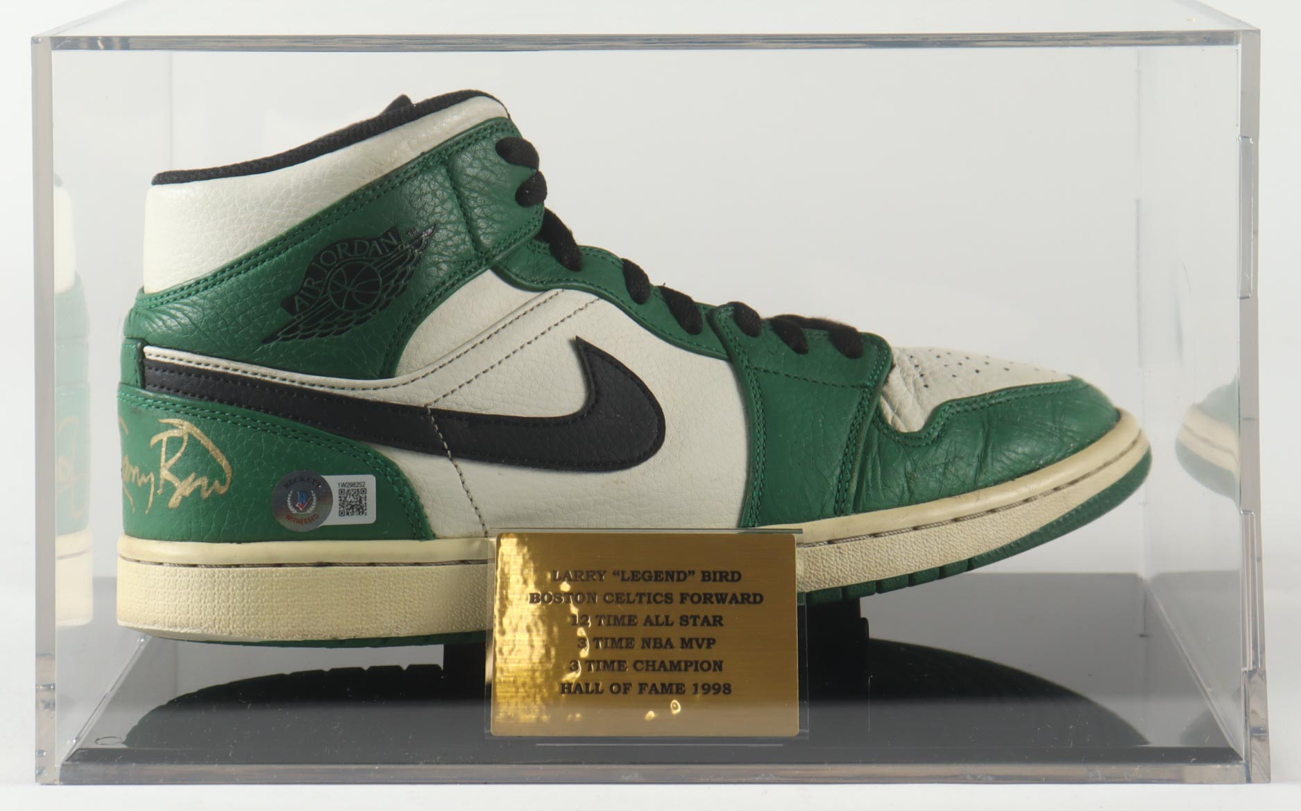 Larry Bird Signed Nike Air Jordan Celtics Basketball Shoe In Display Case (Beckett) at PristineAuction.com Larry Bird Signed Nike Air Jordan Celtics Basketball Shoe In Display Case (Beckett) at PristineAuction.com