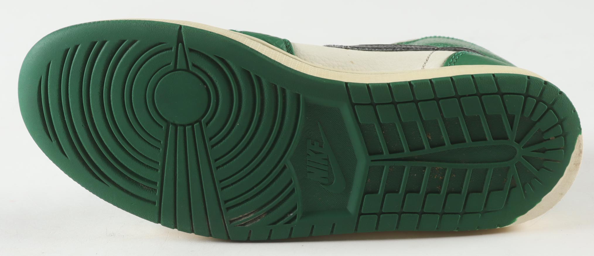 Larry Bird Signed Nike Air Jordan Celtics Basketball Shoe In Display Case (Beckett) at PristineAuction.com Larry Bird Signed Nike Air Jordan Celtics Basketball Shoe In Display Case (Beckett) at PristineAuction.com