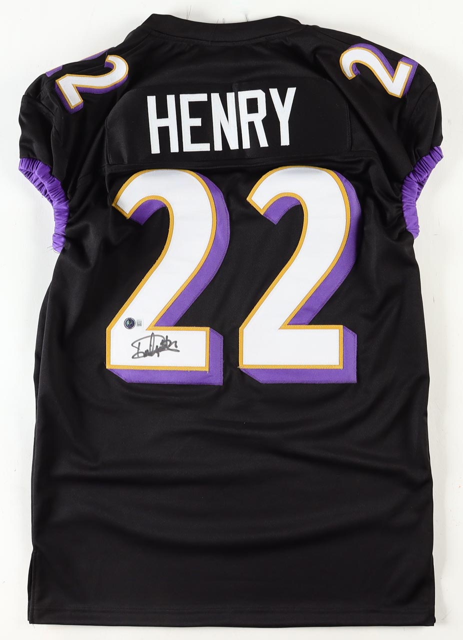 Derrick Henry Signed Jersey (Beckett) at PristineAuction.com Derrick Henry Signed Jersey (Beckett) at PristineAuction.com