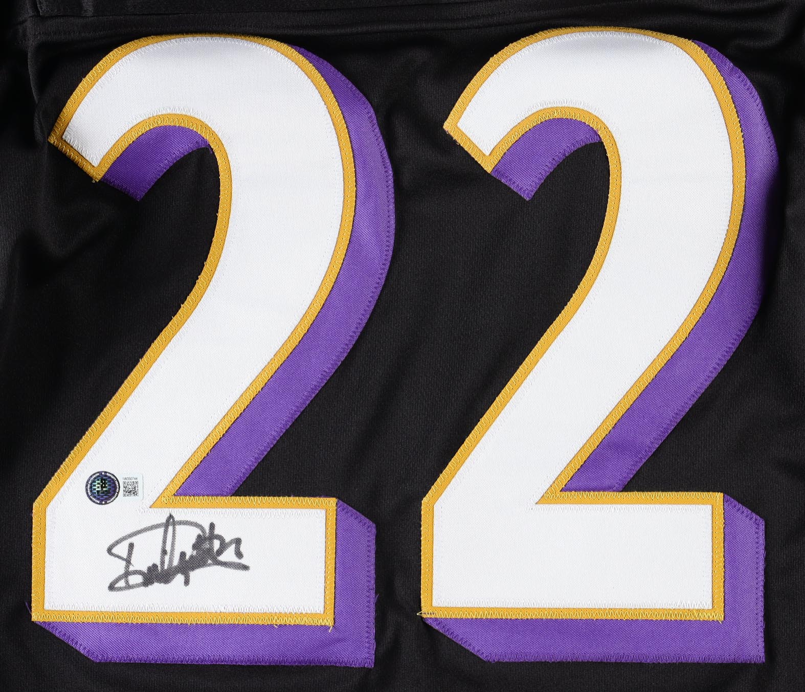 Derrick Henry Signed Jersey (Beckett) at PristineAuction.com Derrick Henry Signed Jersey (Beckett) at PristineAuction.com