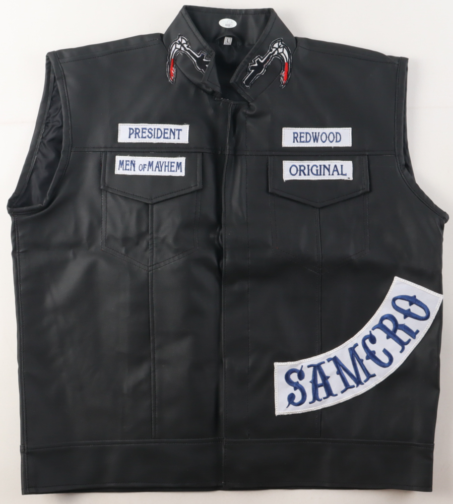 Charlie Hunnam Signed "Sons Of Anarchy" Leather Vest Inscribed "Jax" (Beckett) at PristineAuction.com Charlie Hunnam Signed "Sons Of Anarchy" Leather Vest Inscribed "Jax" (Beckett) at PristineAuction.com
