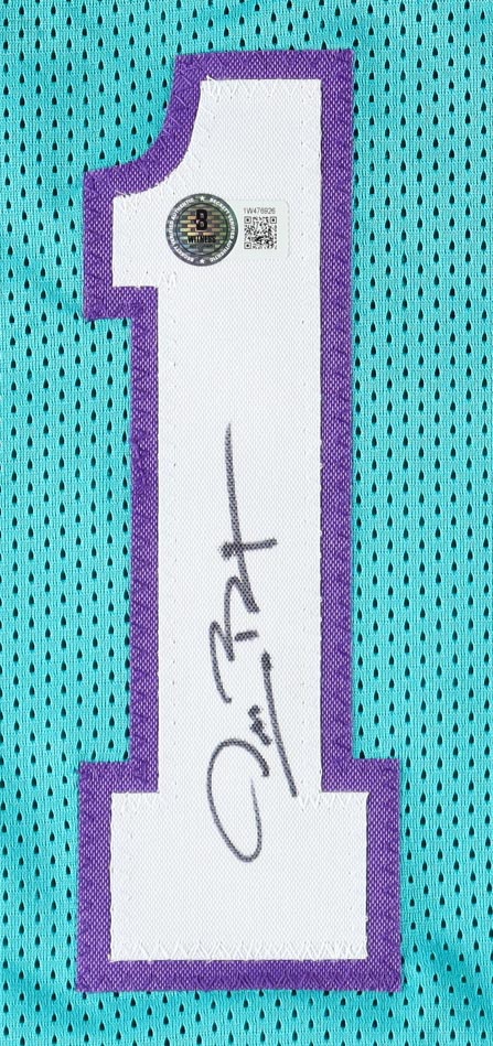 Muggsy Bogues Signed Jersey (Beckett) at PristineAuction.com Muggsy Bogues Signed Jersey (Beckett) at PristineAuction.com