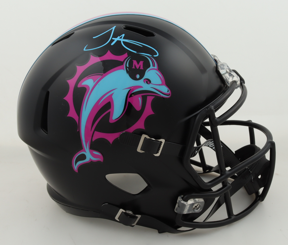 Tyreek Hill Signed Dolphins Full-Size Speed Helmet (Beckett) at PristineAuction.com Tyreek Hill Signed Dolphins Full-Size Speed Helmet (Beckett) at PristineAuction.com
