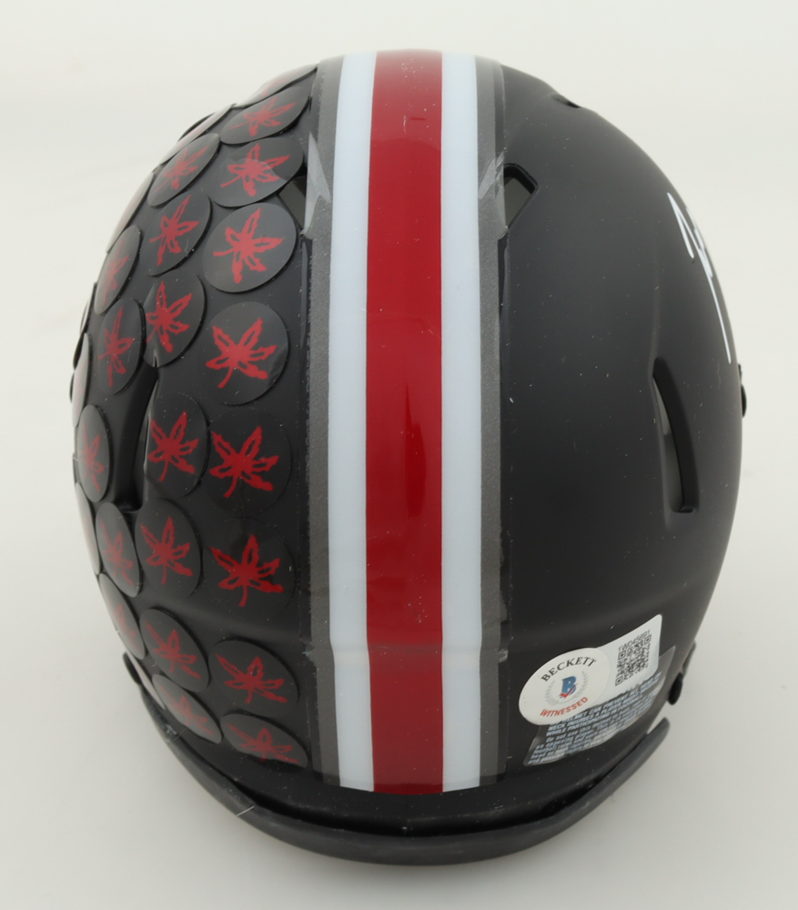 TreVeyon Henderson Signed Ohio State Buckeyes Speed Mini Helmet (Beckett) at PristineAuction.com TreVeyon Henderson Signed Ohio State Buckeyes Speed Mini Helmet (Beckett) at PristineAuction.com