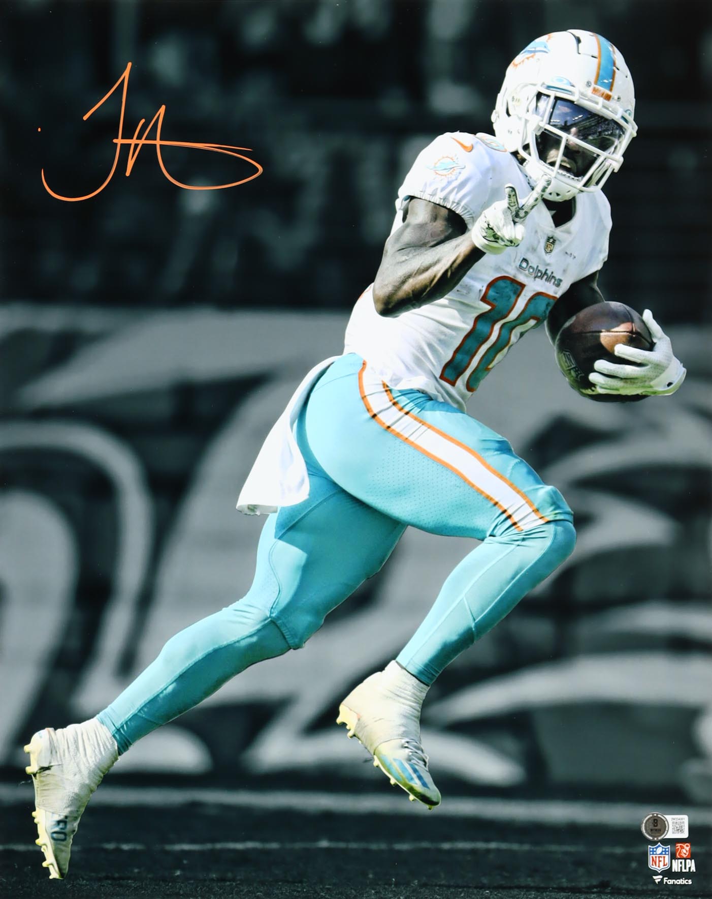 Tyreek Hill Signed Dolphins 16x20 Photo (Beckett) at PristineAuction.com Tyreek Hill Signed Dolphins 16x20 Photo (Beckett) at PristineAuction.com