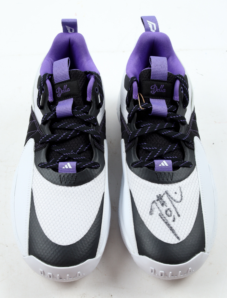 Damian Lillard Signed Pair of Adidas Basketball Shoes (PSA) at PristineAuction.com Damian Lillard Signed Pair of Adidas Basketball Shoes (PSA) at PristineAuction.com