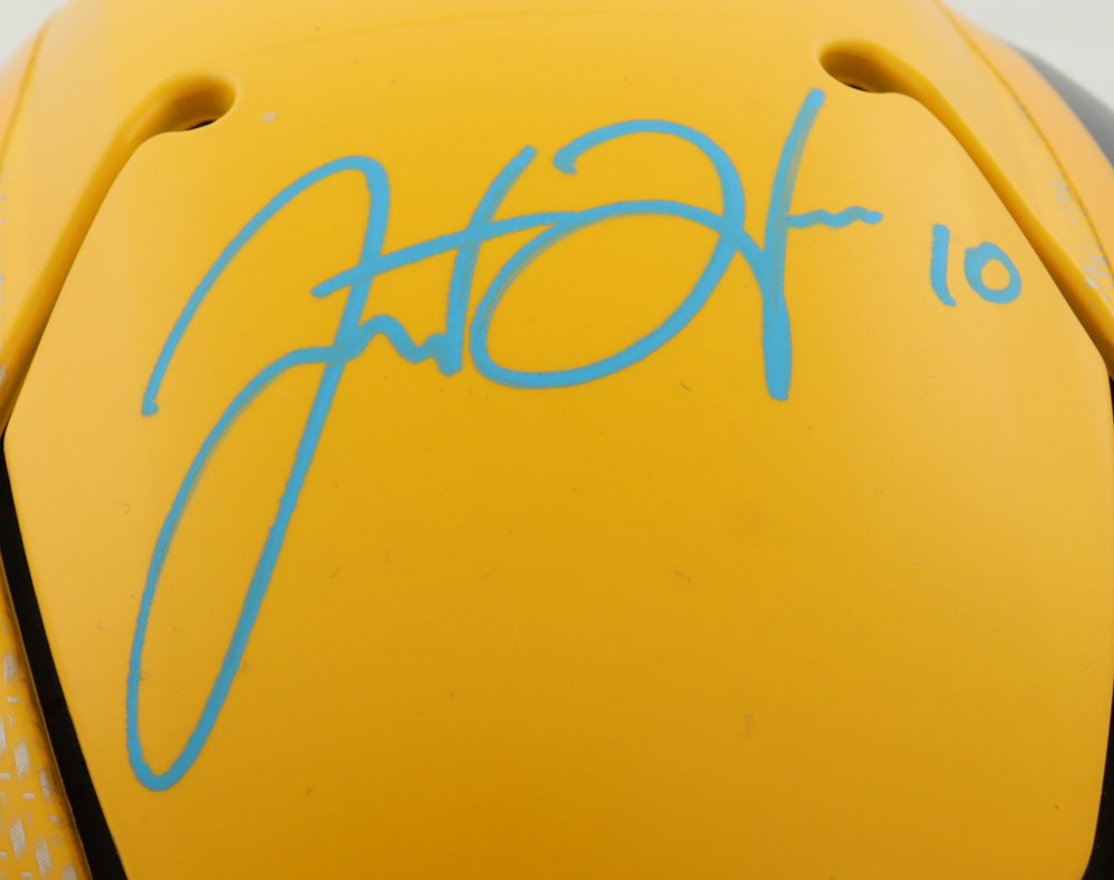 Justin Herbert Signed Chargers Full-Size Authentic On-Field Hydro-Dipped Speedflex Helmet With Visor (Beckett) at PristineAuction.com Justin Herbert Signed Chargers Full-Size Authentic On-Field Hydro-Dipped Speedflex Helmet With Visor (Beckett) at PristineAuction.com