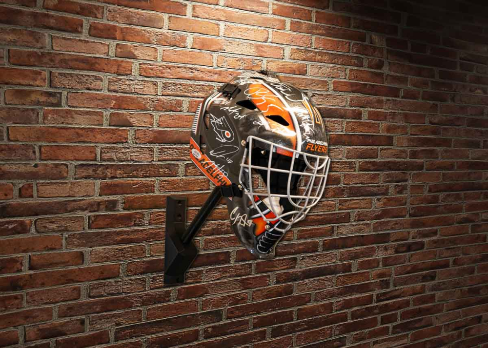 Full-Size Helmet Wall Mount at PristineAuction.com Full-Size Helmet Wall Mount at PristineAuction.com