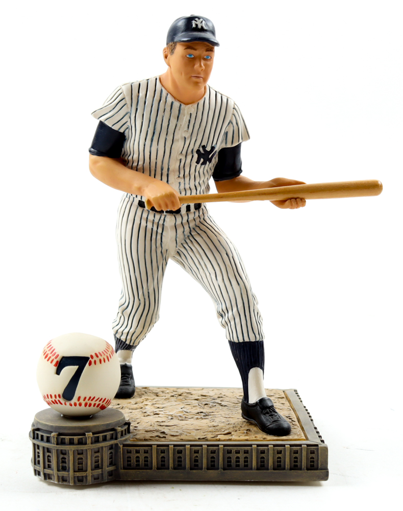 Mickey Mantle "Bunting From The Left" Yankees Sports Impressions Vintage Ceramic Figure at PristineAuction.com Mickey Mantle "Bunting From The Left" Yankees Sports Impressions Vintage Ceramic Figure at PristineAuction.com