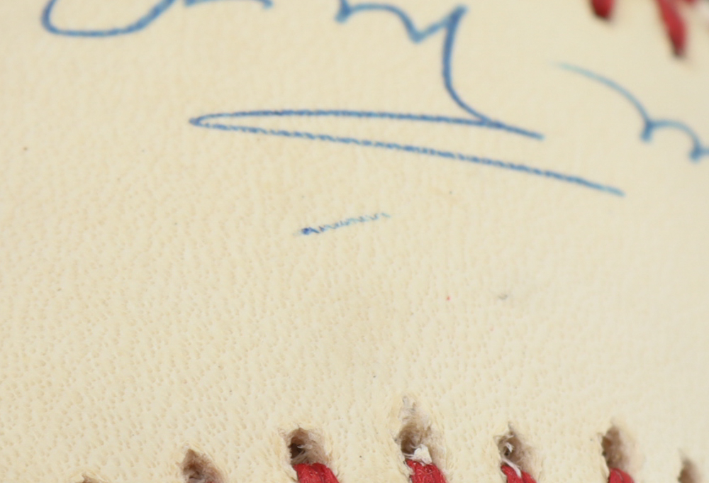 Willie Mays Signed ONL Baseball (Beckett) at PristineAuction.com Willie Mays Signed ONL Baseball (Beckett) at PristineAuction.com