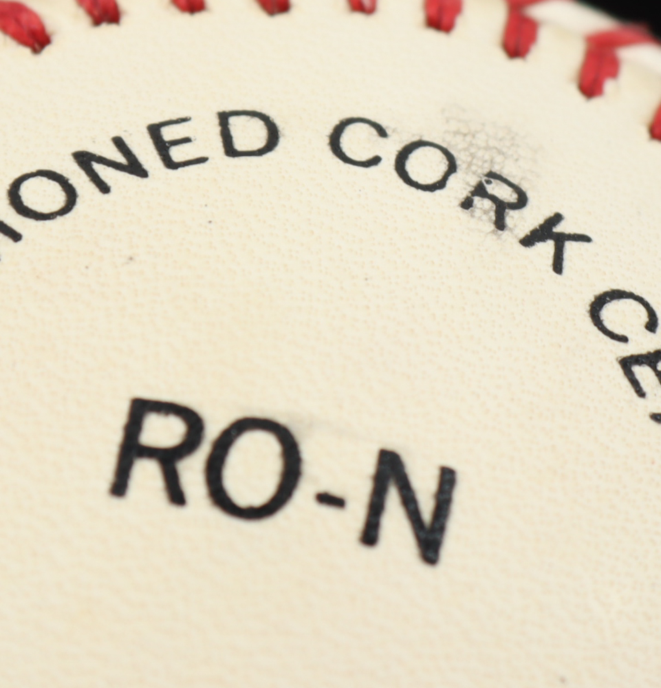 Willie Mays Signed ONL Baseball (Beckett) at PristineAuction.com Willie Mays Signed ONL Baseball (Beckett) at PristineAuction.com