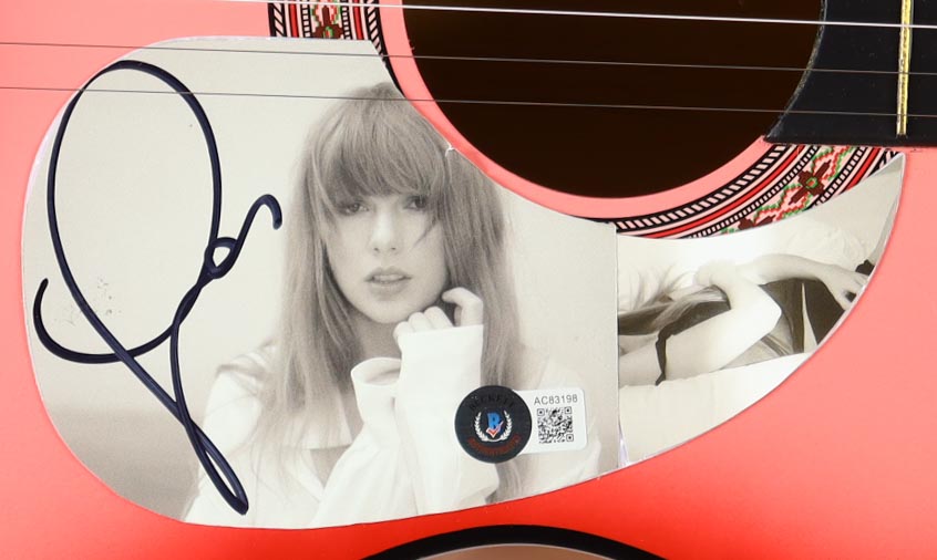 Taylor Swift Signed 38" Acoustic Guitar (Beckett) at PristineAuction.com Taylor Swift Signed 38" Acoustic Guitar (Beckett) at PristineAuction.com