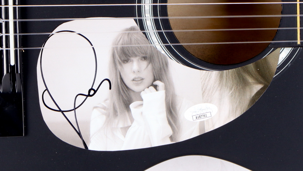 Taylor Swift Signed 38" Acoustic Guitar (JSA) at PristineAuction.com Taylor Swift Signed 38" Acoustic Guitar (JSA) at PristineAuction.com