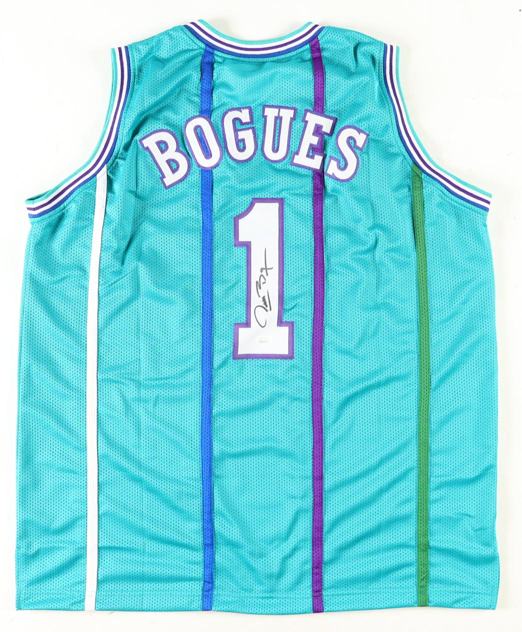 Muggsy Bogues Signed Jersey (JSA) at PristineAuction.com Muggsy Bogues Signed Jersey (JSA) at PristineAuction.com