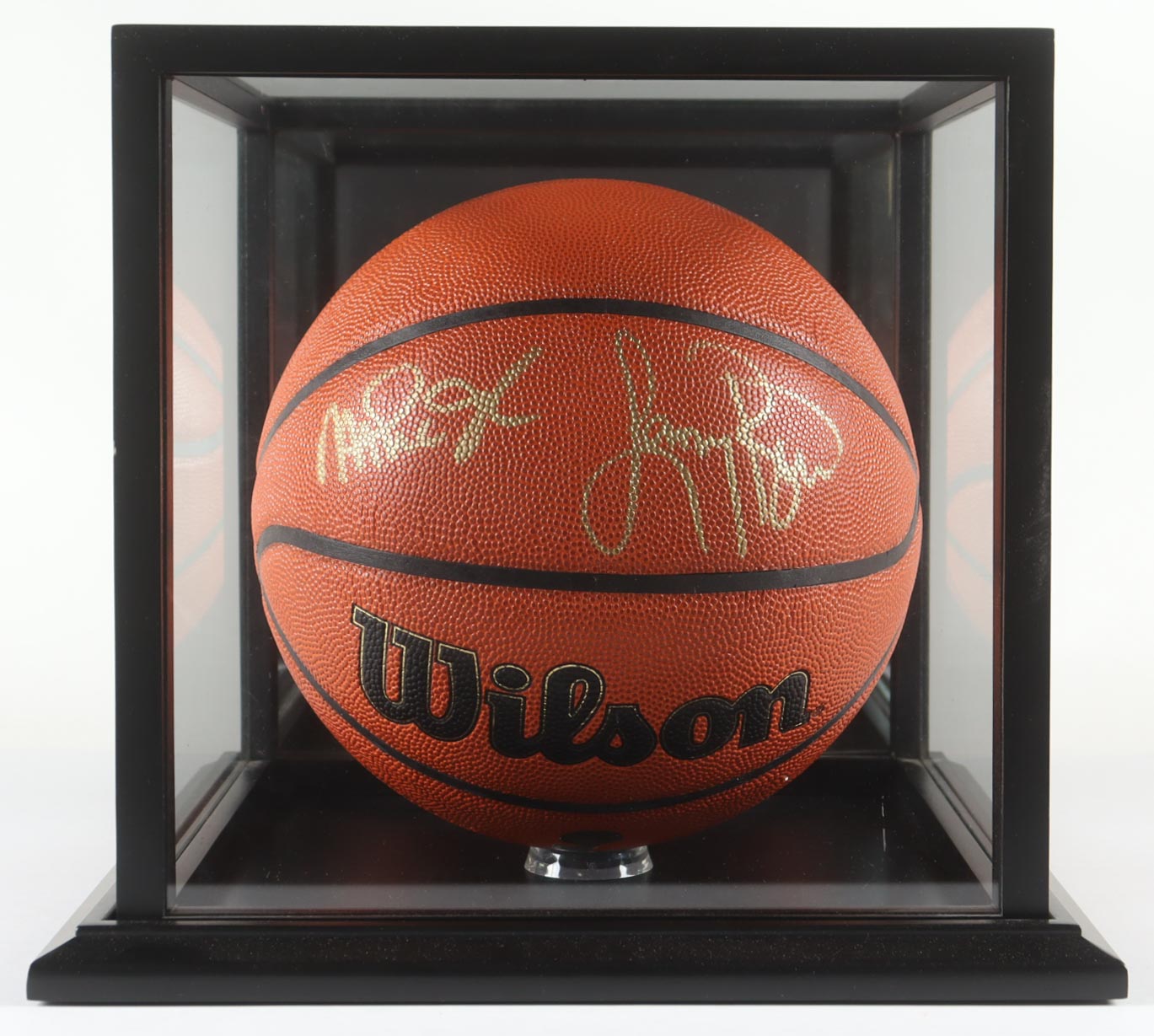 Magic Johnson & Larry Bird Signed NBA Finals Trophy Special Edition Basketball with Display Case (Beckett) at PristineAuction.com Magic Johnson & Larry Bird Signed NBA Finals Trophy Special Edition Basketball with Display Case (Beckett) at PristineAuction.com