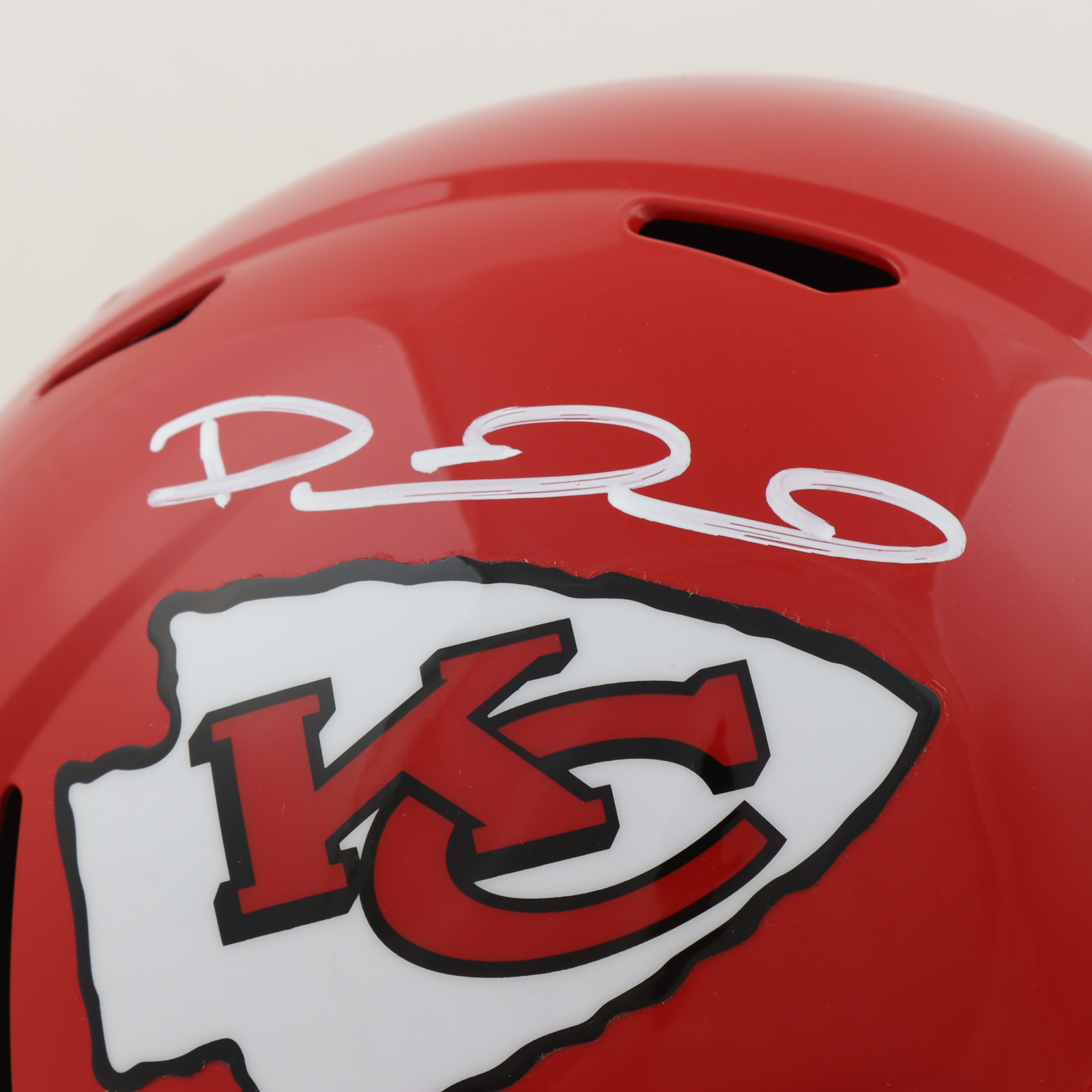 Patrick Mahomes Signed Chiefs Full-Size Speed Helmet (Beckett) at PristineAuction.com Patrick Mahomes Signed Chiefs Full-Size Speed Helmet (Beckett) at PristineAuction.com