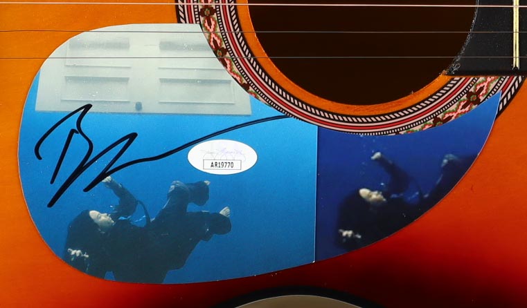 Billie Eilish Signed 38" Acoustic Guitar (JSA) at PristineAuction.com Billie Eilish Signed 38" Acoustic Guitar (JSA) at PristineAuction.com